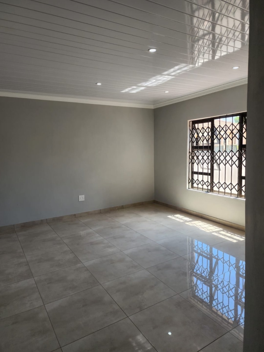 3 Bedroom Property for Sale in Flamwood North West